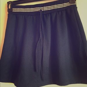 ✴️Connection 18 Size Large Navy White Stripe Skort